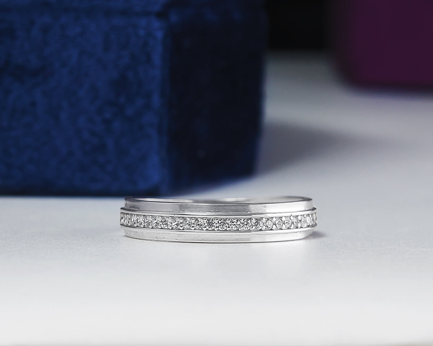 Linda 10Karat White Gold Wedding Band