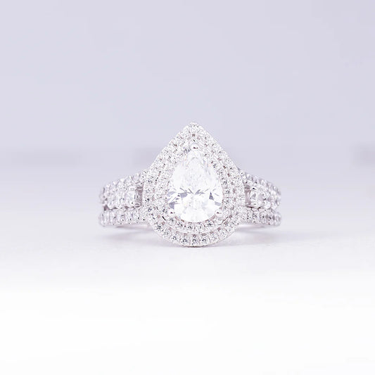 Etoro pear 18Karat White Gold Engagement Ring