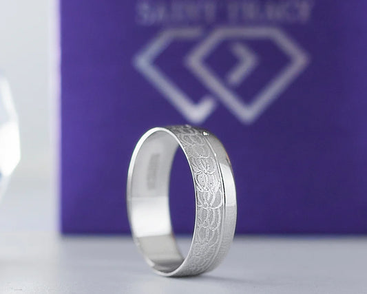 Remy 18Karat White Gold Wedding Band