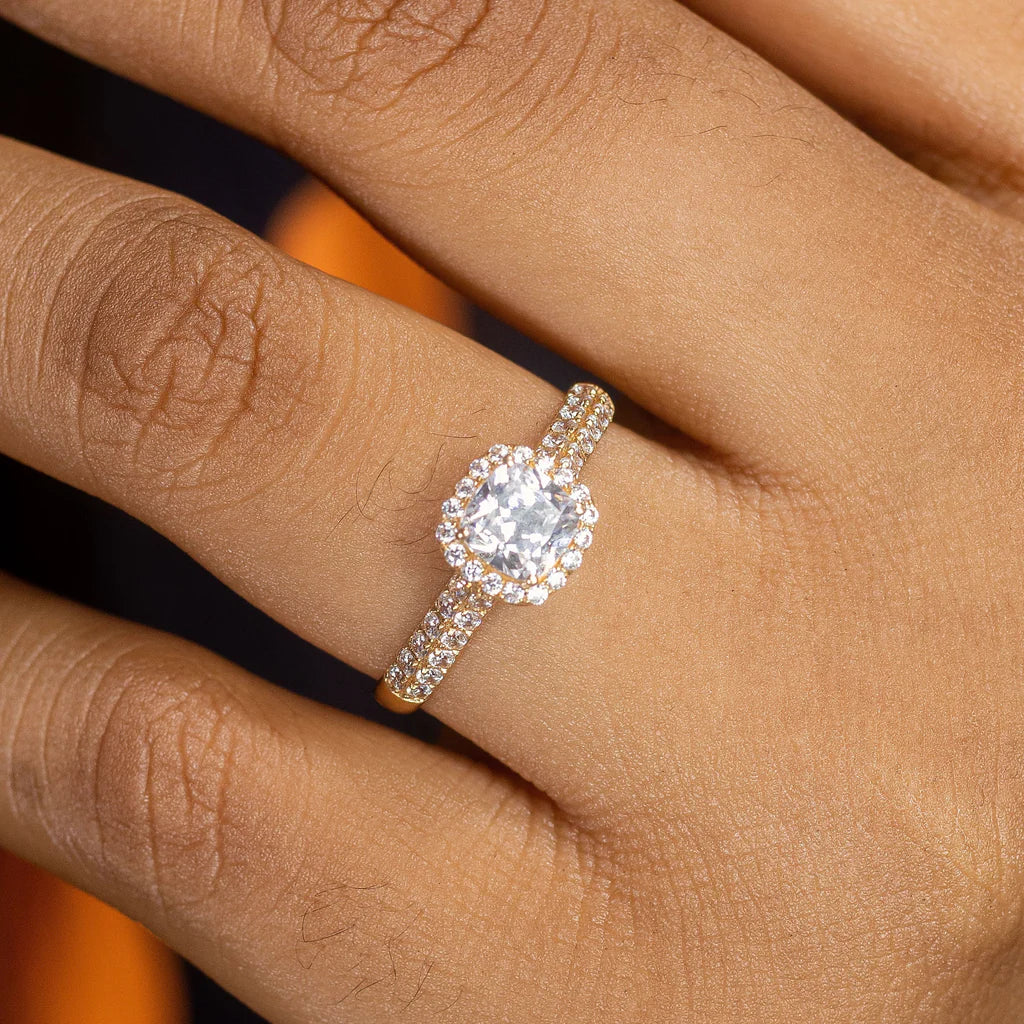 Tayo 18Karat Yellow Gold Engagement Ring